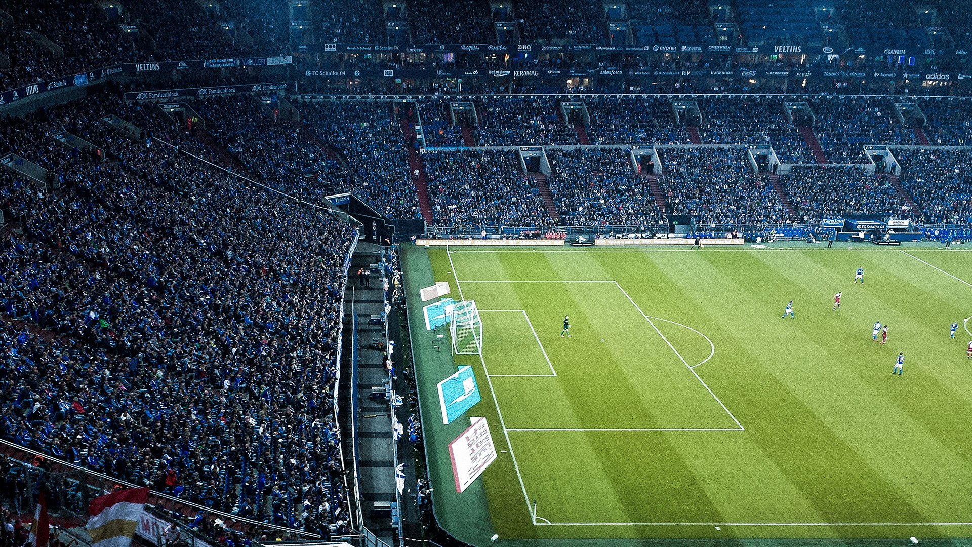 爱游戏官方入口-英超豪门强势引援，深度补强争冠阵容，英超落寞豪门